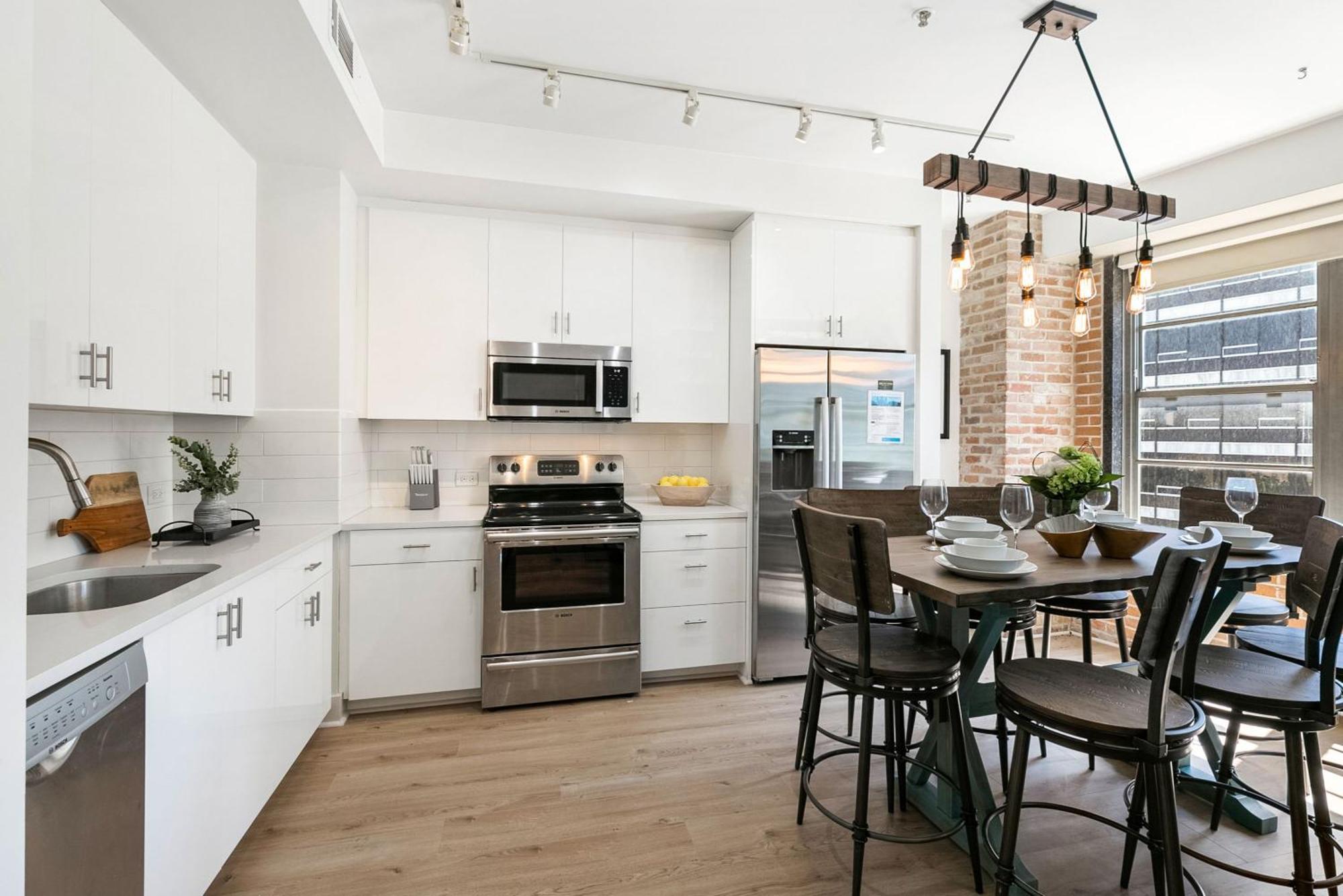 Modern & Fully Furnished Apartments In The Heart Of The City นิวออร์ลีนส์ ภายนอก รูปภาพ
